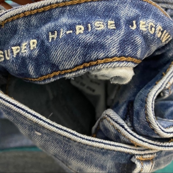 American Eagle Super Hi-Rise Distressed Jegging Skinny Raw Hem Jeans - Picture 4 of 13